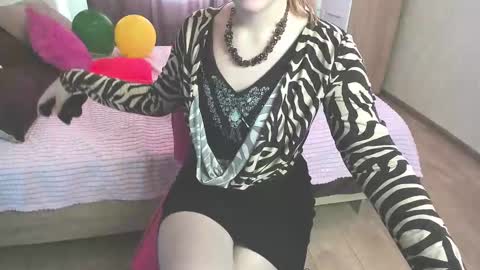 Snapshot of elsa_hot_here chatting on 02-14-25, 06:56 Elsa online show from 02-14-25, 06:56