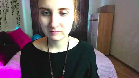 Snapshot of elsa_hot_here chatting on 02-15-25, 03:52 Elsa online show from 02-15-25, 03:52