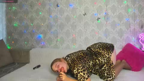 Snapshot of elsa_hot_here chatting on 02-28-25, 07:37 Elsa online show from 02-28-25, 07:37