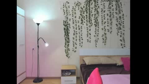 Snapshot of elsa_hot_here chatting on 10-08-25, 01:47 Elsa online show from 10-08-25, 01:47