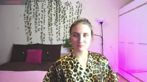 Snapshot of elsa_hot_here chatting on 12-03-25, 12:25 Elsa online show from 12-03-25, 12:25