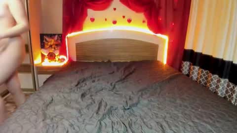 Snapshot of elsa_hot_here chatting on 12-15-25, 01:37 Elsa online show from 12-15-25, 01:37