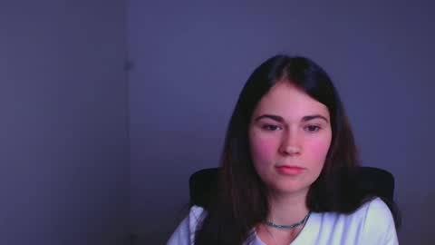 Snapshot of elsa_mur chatting on 12-17-24, 07:48 Elsa online show from 12-17-24, 07:48