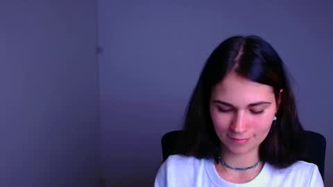 Snapshot of elsa_mur chatting on 12-17-24, 10:54 Elsa online show from 12-17-24, 10:54
