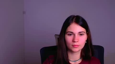 Snapshot of elsa_mur chatting on 12-18-24, 07:19 Elsa online show from 12-18-24, 07:19