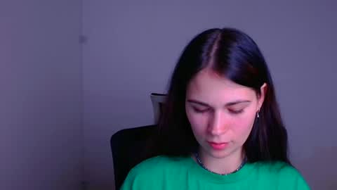 Snapshot of elsa_mur chatting on 12-25-24, 10:37 Elsa online show from 12-25-24, 10:37