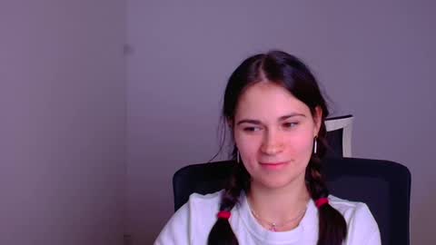Snapshot of elsa_mur chatting on 01-09-25, 10:31 Elsa online show from 01-09-25, 10:31