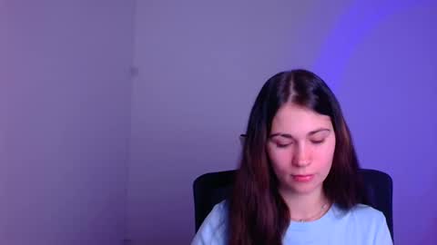 Snapshot of elsa_mur chatting on 01-19-25, 07:47 Elsa online show from 01-19-25, 07:47