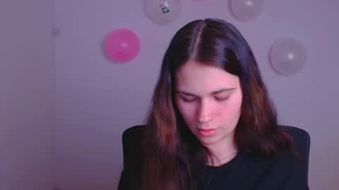 Snapshot of elsa_mur chatting on 02-12-25, 07:45 Elsa online show from 02-12-25, 07:45