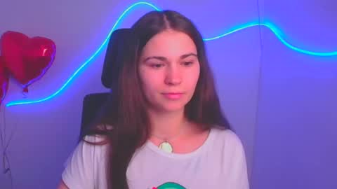 Snapshot of elsa_mur chatting on 02-23-25, 07:38 Elsa online show from 02-23-25, 07:38