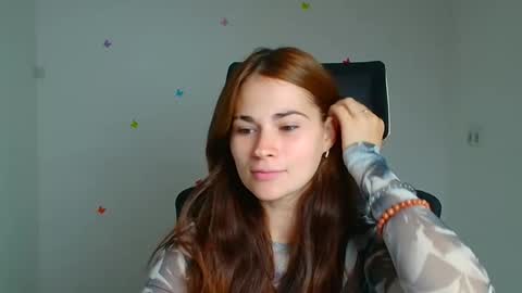 Snapshot of elsa_mur chatting on 09-18-25, 06:26 Elsa online show from 09-18-25, 06:26