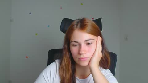 Snapshot of elsa_mur chatting on 09-23-25, 06:05 Elsa online show from 09-23-25, 06:05