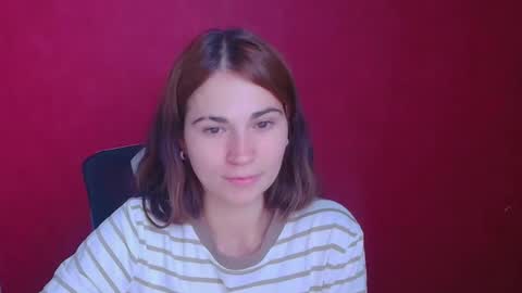 Snapshot of elsa_mur chatting on 10-08-25, 12:14 Elsa online show from 10-08-25, 12:14