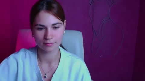 Snapshot of elsa_mur chatting on 10-09-25, 07:50 Elsa online show from 10-09-25, 07:50