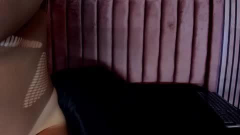 Elsa online show from 11-15-25, 07:43