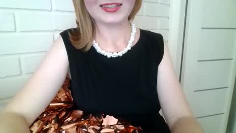 ElsaMartinez22 online show from 10-29-25, 12:07