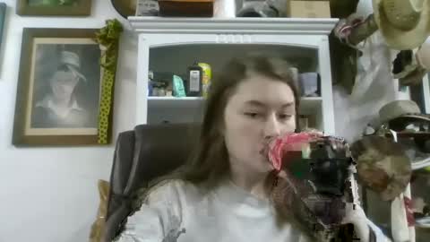 Snapshot of elsierain469 chatting on 09-16-25, 08:48 Elsie Rain online show from 09-16-25, 08:48