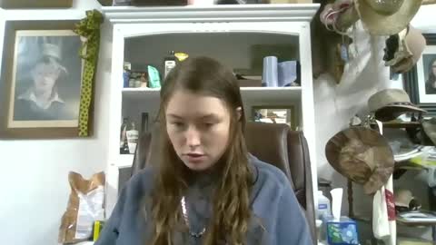 Snapshot of elsierain469 chatting on 09-18-25, 04:47 Elsie Rain online show from 09-18-25, 04:47