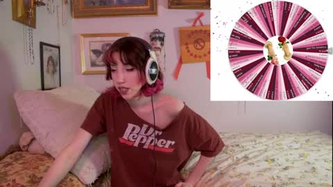 Snapshot of elslove chatting on 01-14-25, 11:37 ELS online show from 01-14-25, 11:37