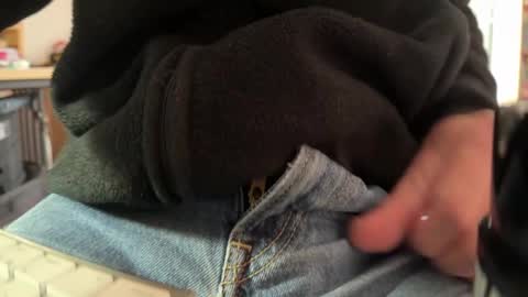 Snapshot of elvis_is_king chatting on 12-21-24, 09:04 Elvis online show from 12-21-24, 09:04