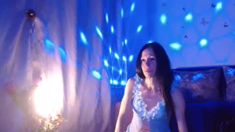 Elisa online show from 02-25-26, 07:23