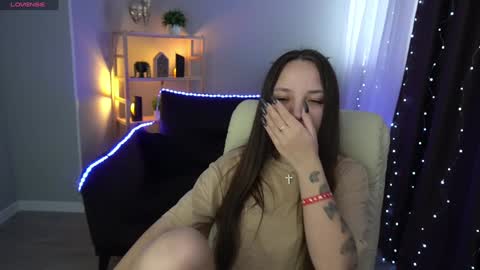 Snapshot of elyslunar_ chatting on 01-09-25, 06:17 Call me Elis online show from 01-09-25, 06:17