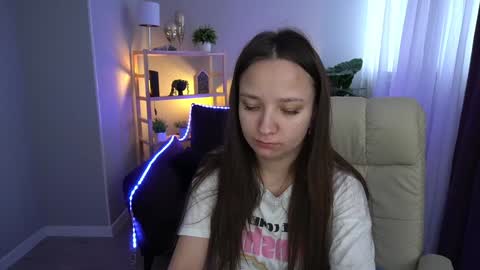 Snapshot of elyslunar_ chatting on 02-04-25, 08:02 Call me Elis online show from 02-04-25, 08:02