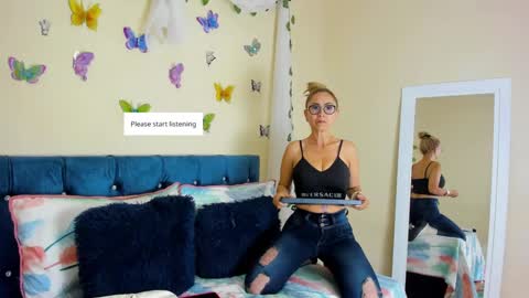 ema garcia  online show from 09-19-25, 09:48