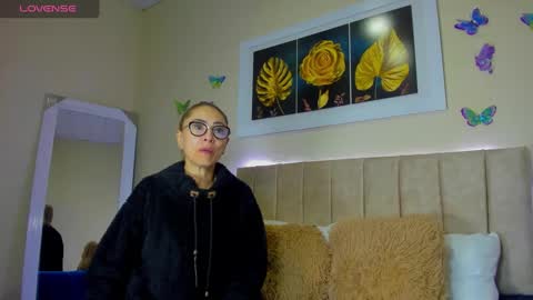 ema garcia  online show from 10-06-25, 01:19