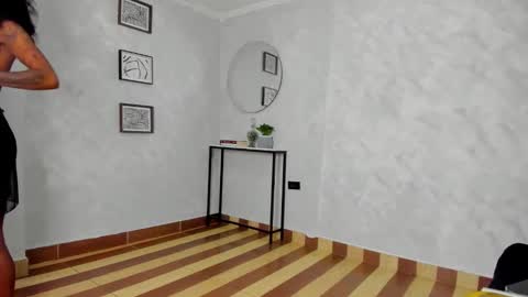 Snapshot of emattaylor chatting on 01-10-26, 12:51 . online show from 01-10-26, 12:51