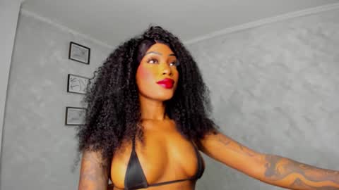 Snapshot of emattaylor chatting on 01-12-26, 10:42 . online show from 01-12-26, 10:42