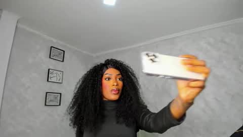 Snapshot of emattaylor chatting on 01-13-26, 11:48 . online show from 01-13-26, 11:48