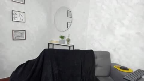 Snapshot of emattaylor chatting on 02-10-26, 01:15 . online show from 02-10-26, 01:15