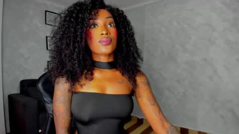 Snapshot of emattaylor chatting on 02-26-26, 01:10 . online show from 02-26-26, 01:10