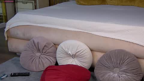 emawil online show from 09-14-25, 02:16