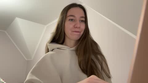 Snapshot of emberfamn chatting on 01-14-26, 02:55 Alina online show from 01-14-26, 02:55