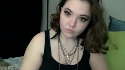 Snapshot of emberlo_ol chatting on 12-07-24, 01:47 Ember online show from 12-07-24, 01:47