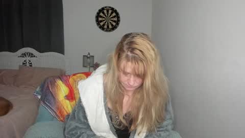 Ember Pheonixxx online show from 01-06-25, 03:31