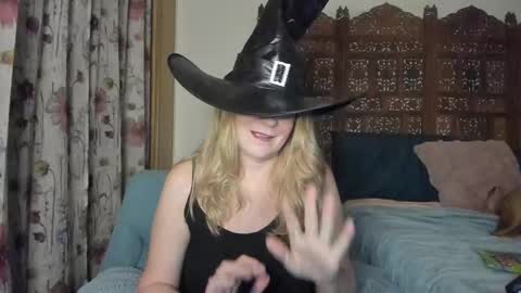 Ember Pheonixxx online show from 11-01-25, 01:40