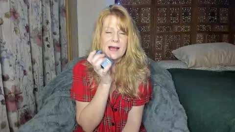 Ember Pheonixxx online show from 11-07-25, 04:12