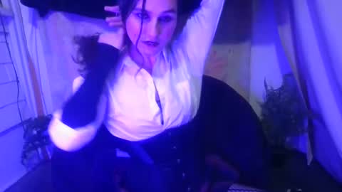 Snapshot of embers_of_eternity chatting on 01-20-25, 04:10 Ellie online show from 01-20-25, 04:10