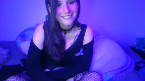 Snapshot of embers_of_eternity chatting on 02-17-25, 01:53 Ellie online show from 02-17-25, 01:53
