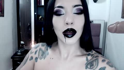 Emerald Black online show from 10-09-25, 05:49