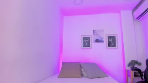Snapshot of emelie_89 chatting on 12-30-24, 01:14 emelie_89 online show from 12-30-24, 01:14