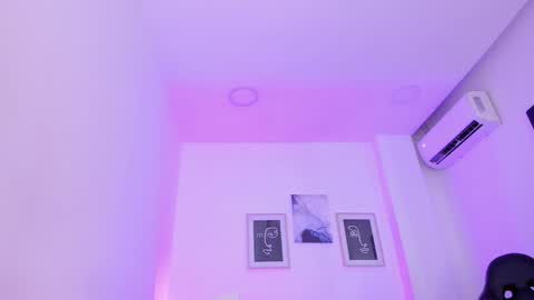 Snapshot of emelie_89 chatting on 01-24-25, 02:51 emelie_89 online show from 01-24-25, 02:51