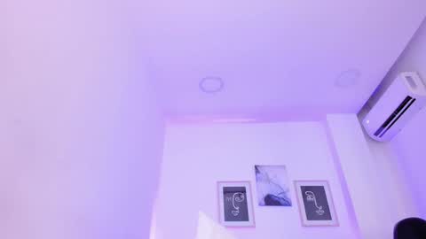 Snapshot of emelie_89 chatting on 01-31-25, 03:11 emelie_89 online show from 01-31-25, 03:11