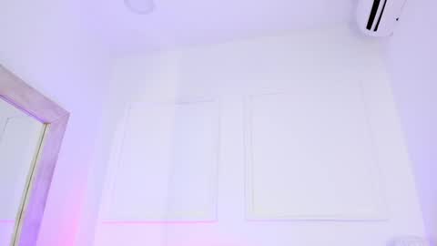 Snapshot of emelie_89 chatting on 02-10-25, 02:52 emelie_89 online show from 02-10-25, 02:52