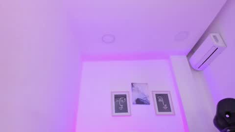 Snapshot of emelie_89 chatting on 02-17-25, 06:15 emelie_89 online show from 02-17-25, 06:15