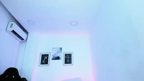 Snapshot of emelie_89 chatting on 03-03-25, 12:16 emelie_89 online show from 03-03-25, 12:16