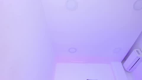 Snapshot of emelie_89 chatting on 03-03-25, 03:20 emelie_89 online show from 03-03-25, 03:20